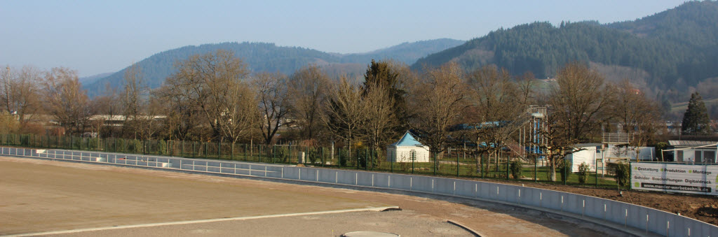 Schwimmbad und Stadion, das hat was